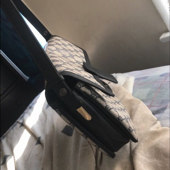 Gucci Crossbody - Picture 5 of 10